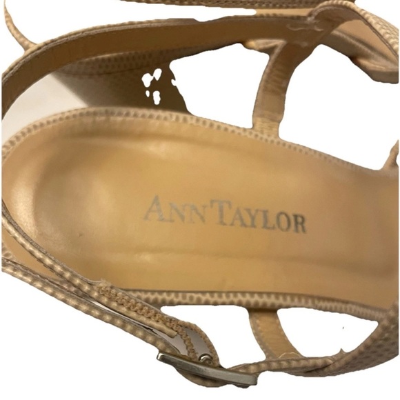 Ann Taylor Vintage 90’s Block Heel Sandal Nude/oatmeal croc print Size 7 - Picture 3 of 6